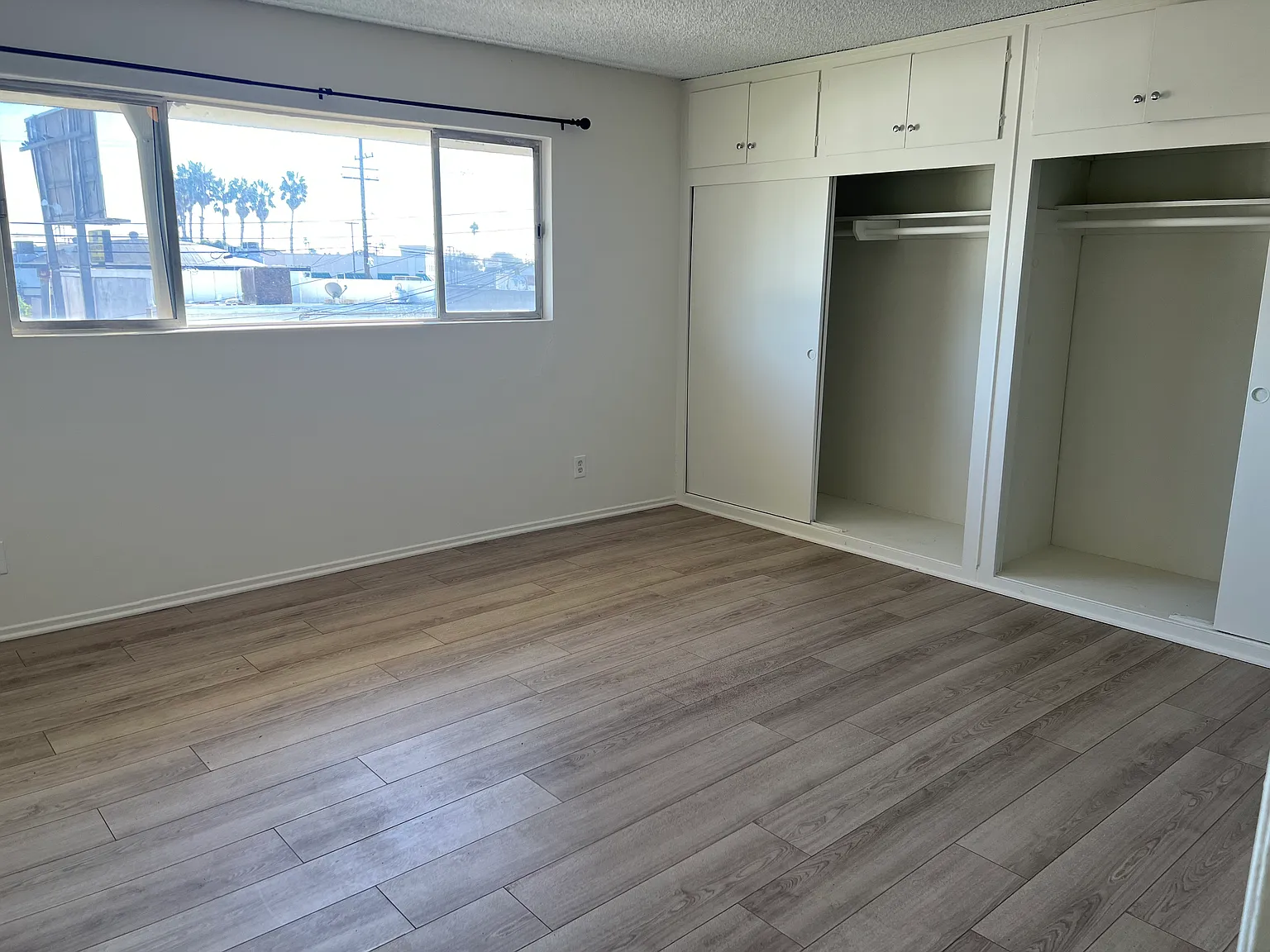 W 142nd St, Hawthorne — Photo 4