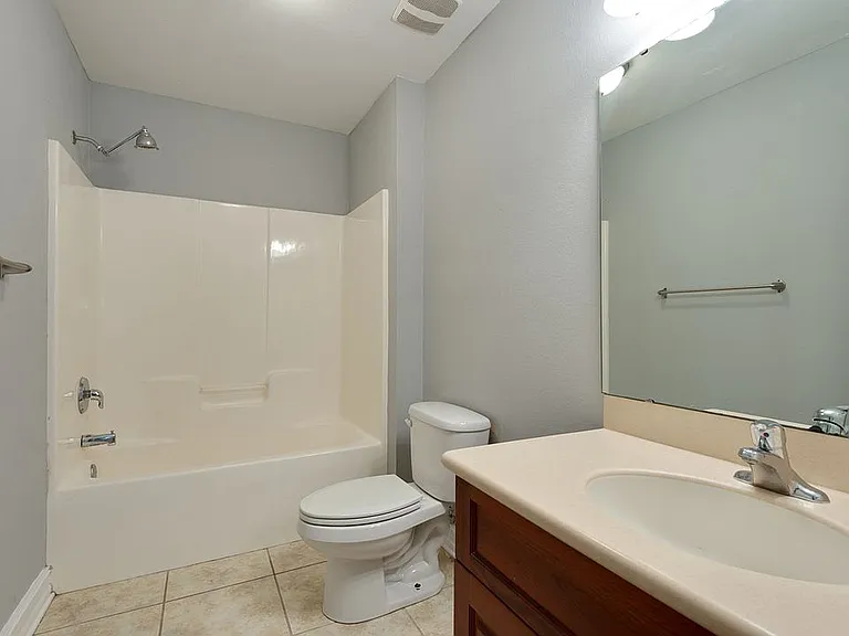 1553 Crescent Hills Dr — Photo 8