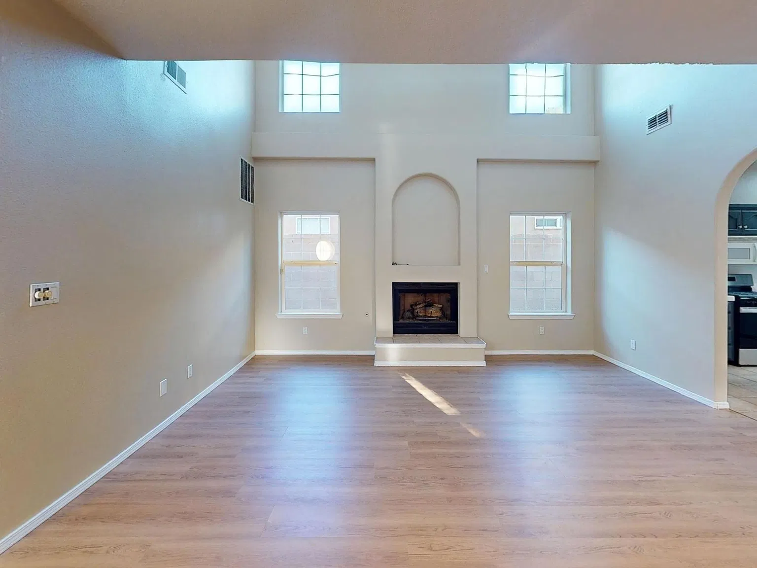 3 bed, 1788 sqft, $2,650 — Photo 2