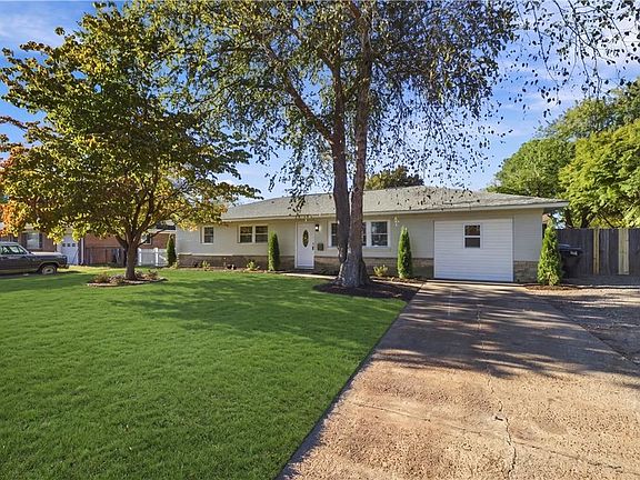 2nd image of 4716 Nuttfield Ln