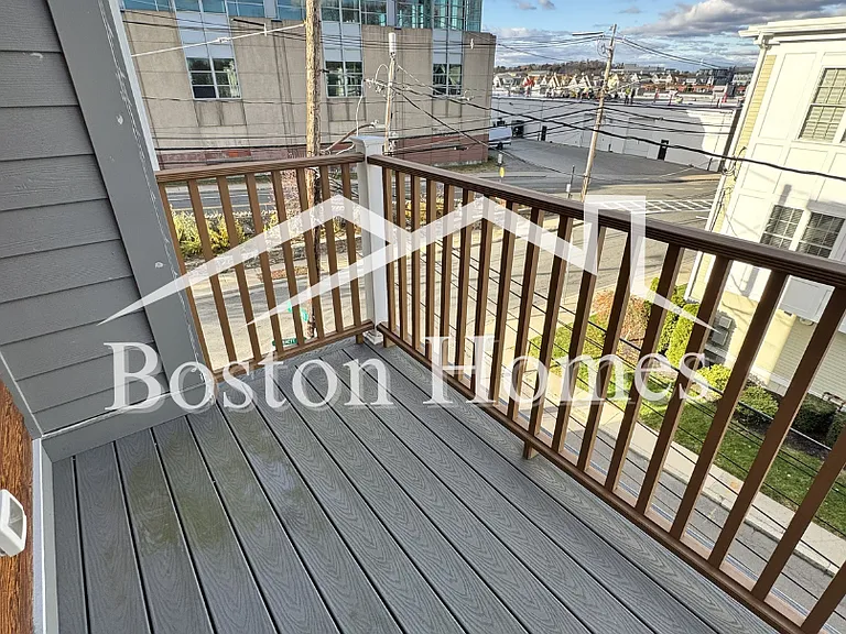 Adamson St — Photo 8