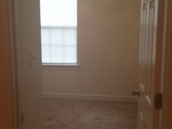 5th image of 108 Lasalle Ave