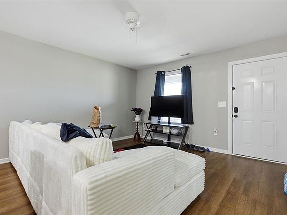 4th image of 133 N Water St