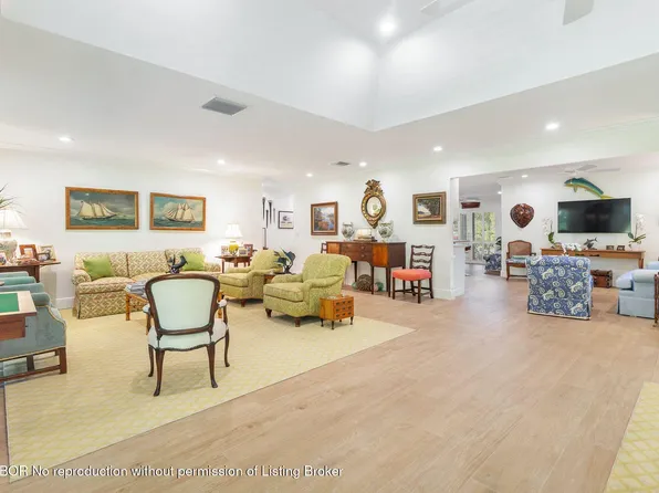 11282 Glen Oaks Ct, North Palm Beach, FL 33408