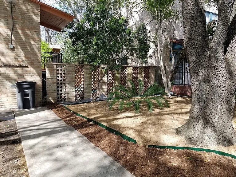 133 Parland Pl — Photo 1