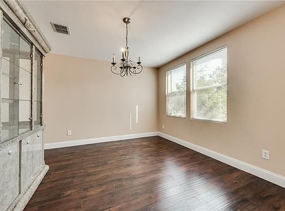 5th image of 2916 Meadow Bluff Dr