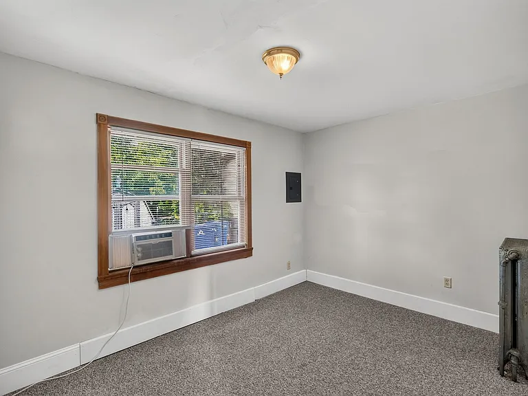 515 Whitall St #A — Photo 9