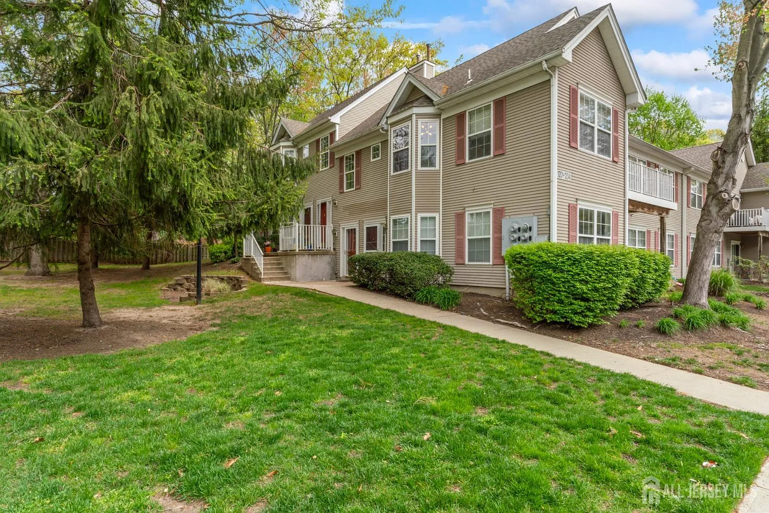 1202 Cypress Ln photo 1