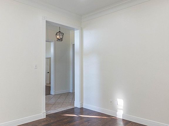 4th image of 6110 Barrington Ave