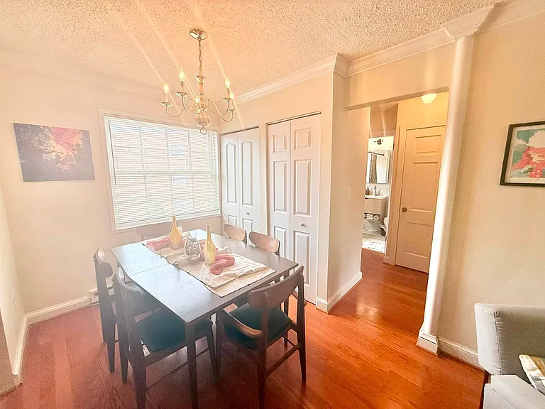 1616 W Abingdon Dr #202 — Photo 4