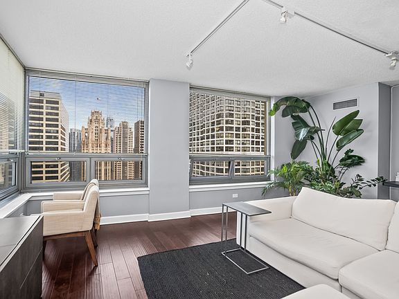5th image of 440 N Wabash Ave APT 3810
