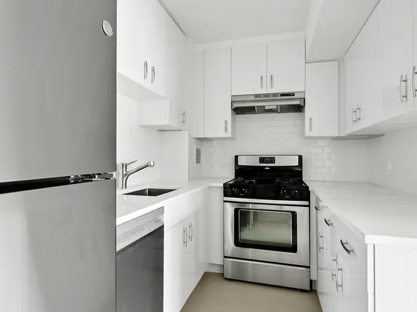 2250 Broadway image 4 of 12