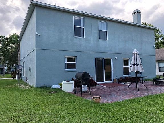 3rd image of 3207 Amberley Park Cir