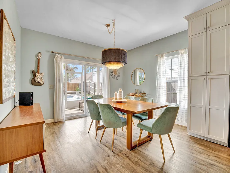 315 Pinetree Dr #1 — Photo 9