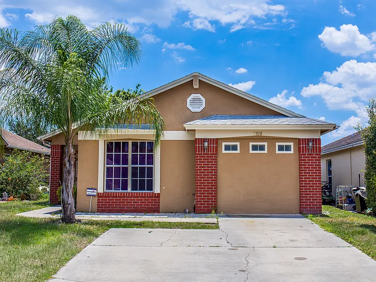 9928 Dean Cove Ln — Photo 1