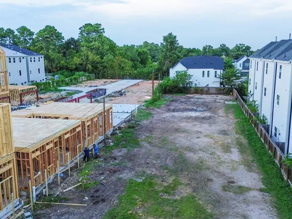 320 Thornton Rd, Houston, TX 77018