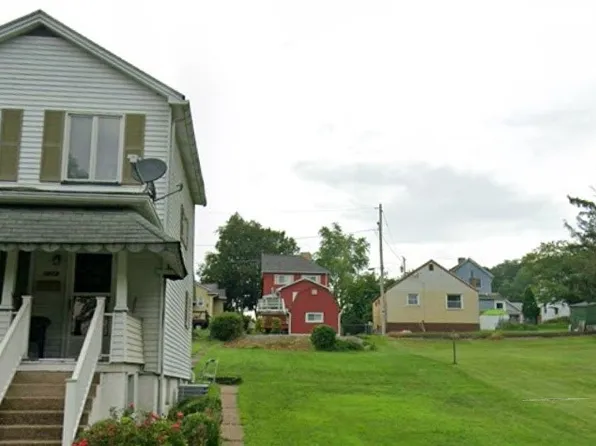 1013 Howell St, Vandergrift, PA 15690