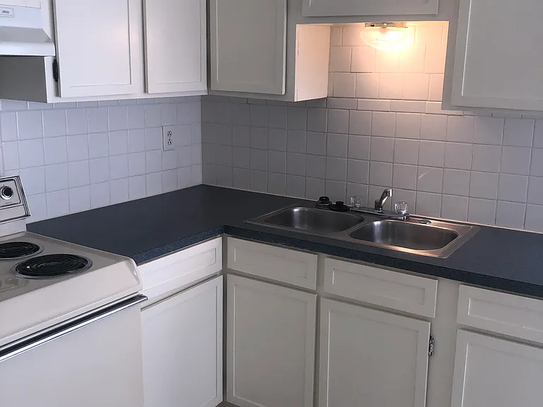 503 N 4th St #C — Photo 11