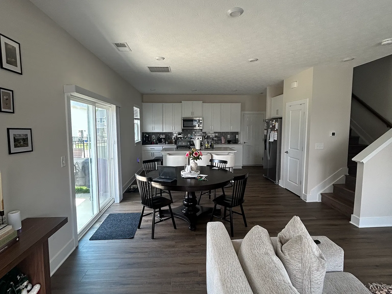 3 bed, 2.5 bath, 1572 sqft, $2,595 — Photo 3