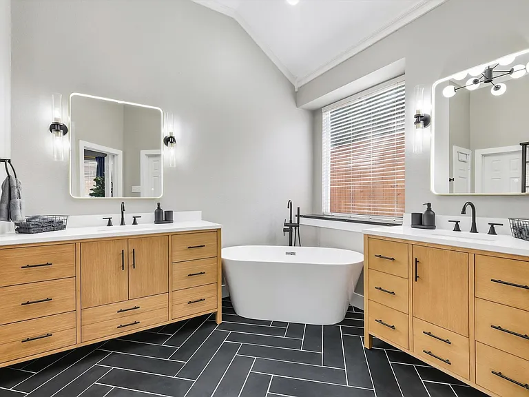 5709 Courtney Cir — Photo 23