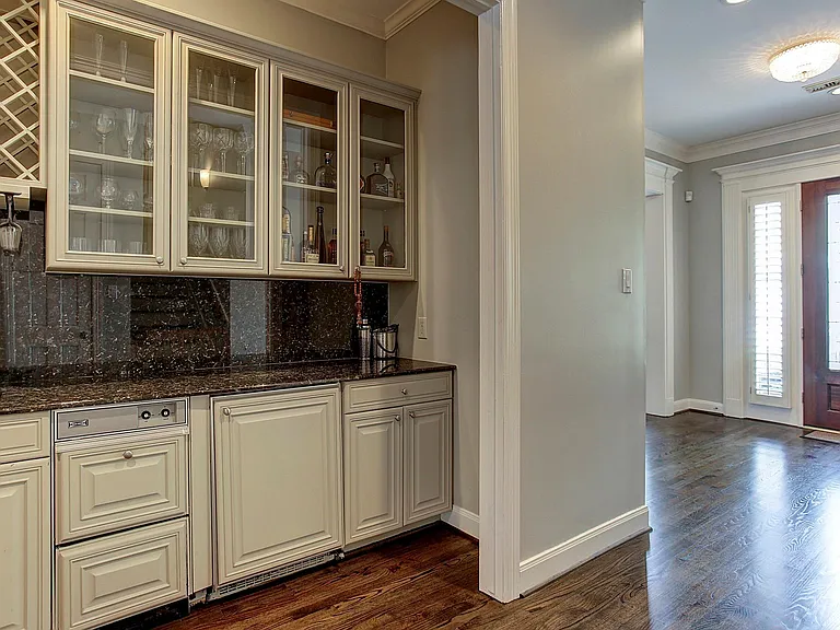 3803 Marlowe St — Photo 6