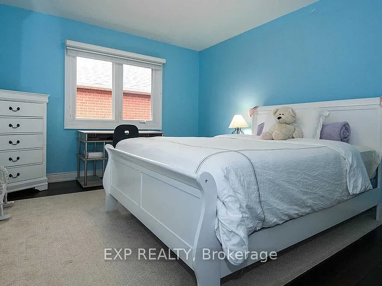 220 Viewmount Ave — Photo 28
