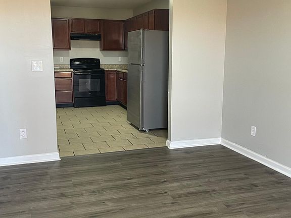 5th image of 166 S Killarney Ln #3