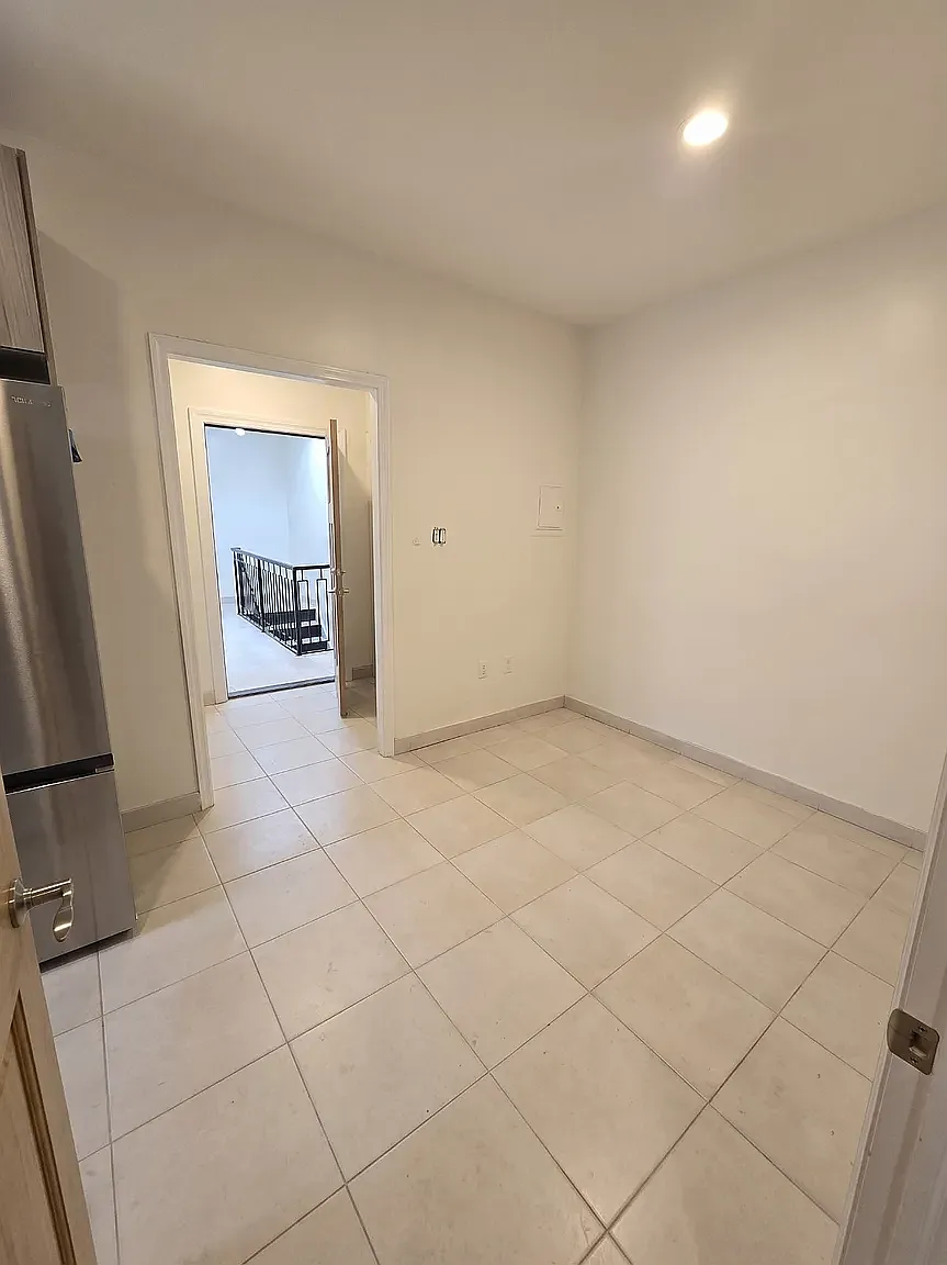 2232 East 7th Street — Photo 2