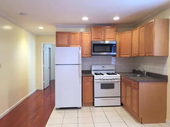 78 Hutton St, Jersey City, NJ 07307