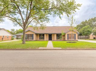 3614 Oak Ridge Dr, Bryan, TX 77802