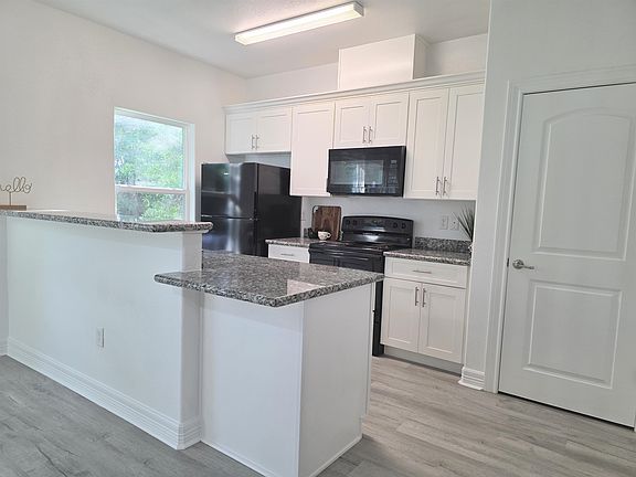 5th image of 3327 Bryan Ave