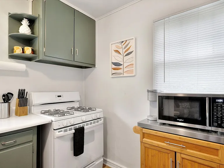 303 Hessel Blvd — Photo 13
