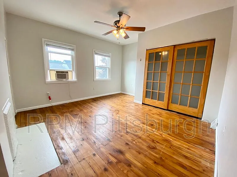 5318 Kent Way photo 1