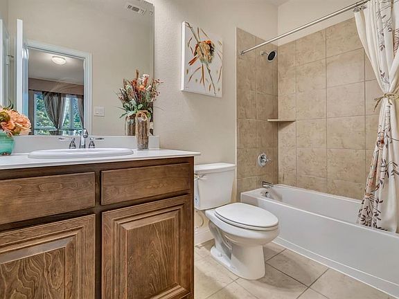 5th image of 7315 Venice Dr Unit 5