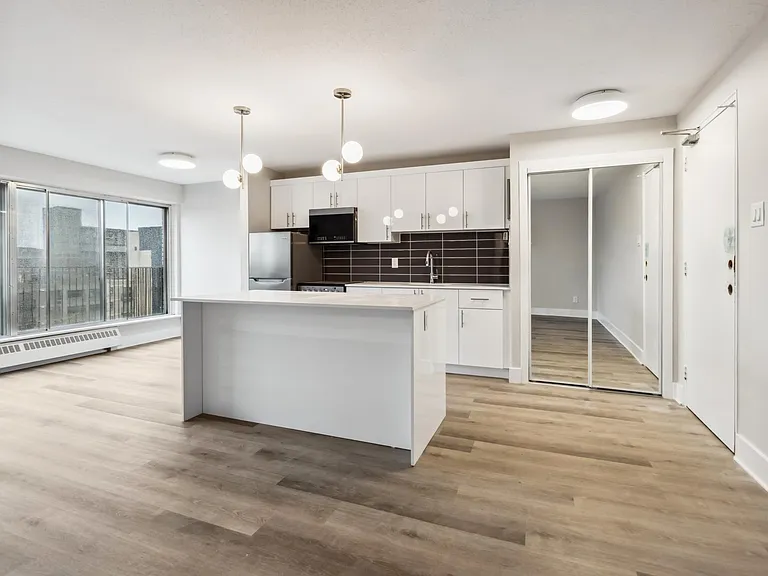 325 Besserer St — Photo 26