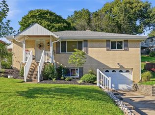 13 Eichelberger Dr, Coraopolis, PA 15108