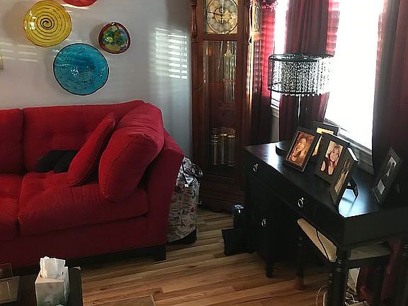 5th image of 637 Beech Ave