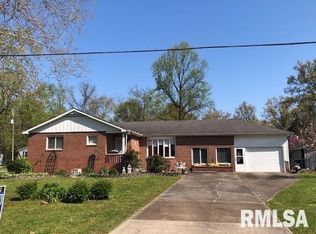 400 E Roosevelt Ave, Du Quoin, IL 62832