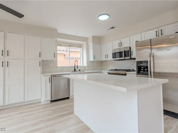 8379 Drop Camp St, Las Vegas, NV 89123