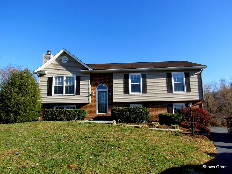 For Sale: 3918  APRICOT TRL, Roanoke, Virginia 24012