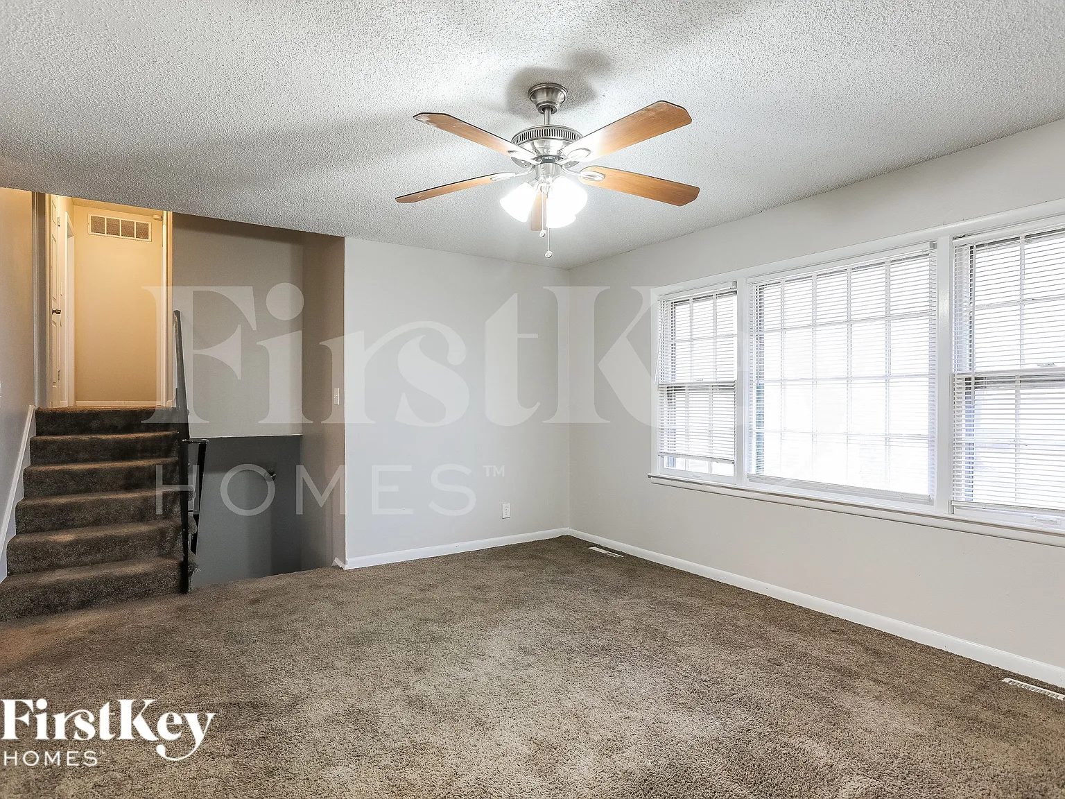 3 bed, 2.0 bath, 994 sqft, $1,700 — Photo 3