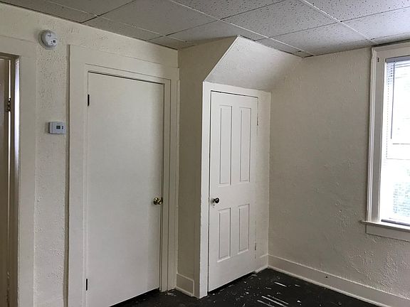 5th image of 29 Dailey Ave