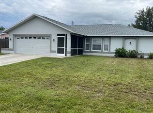 305 SE 21st Ter, Cape Coral, FL 33990