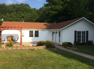 8183 N Spring Garden Ln, Mount Vernon, IL 62864