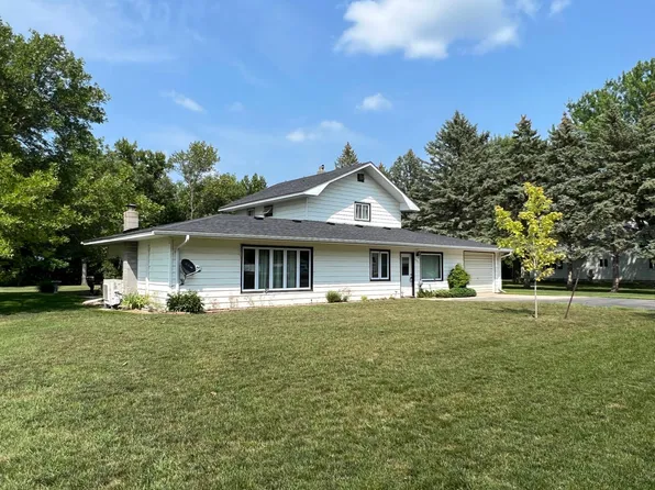 1121 W 6th St, Graceville, MN 56240