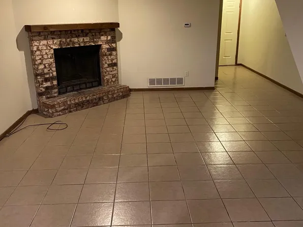 422 NE Churchill St #422, Lees Summit, MO 64086
