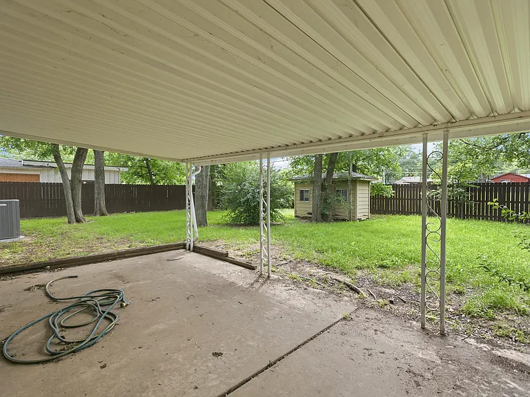 1508 Grantland Cir — Photo 16