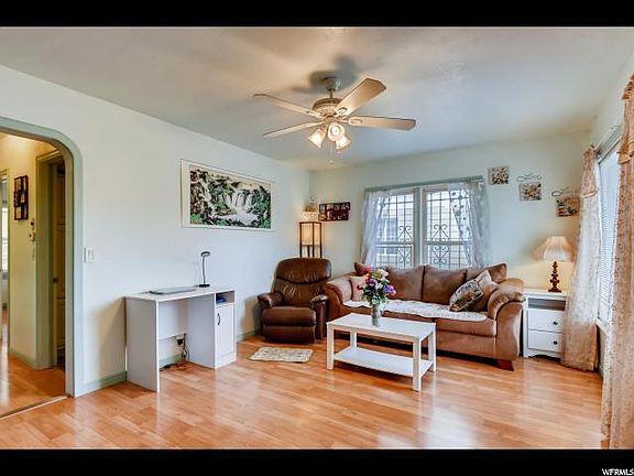 2nd image of 324 S Navajo St