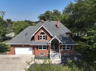 8923 Parrish Ave, Saint John, IN 46373