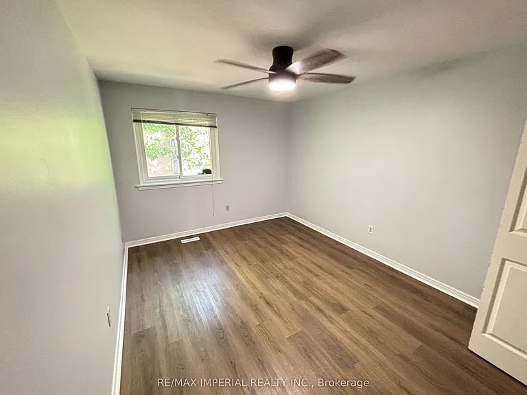 98 McMorran Cres — Photo 24